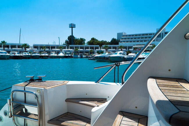 Yacht yard Sell your yacht