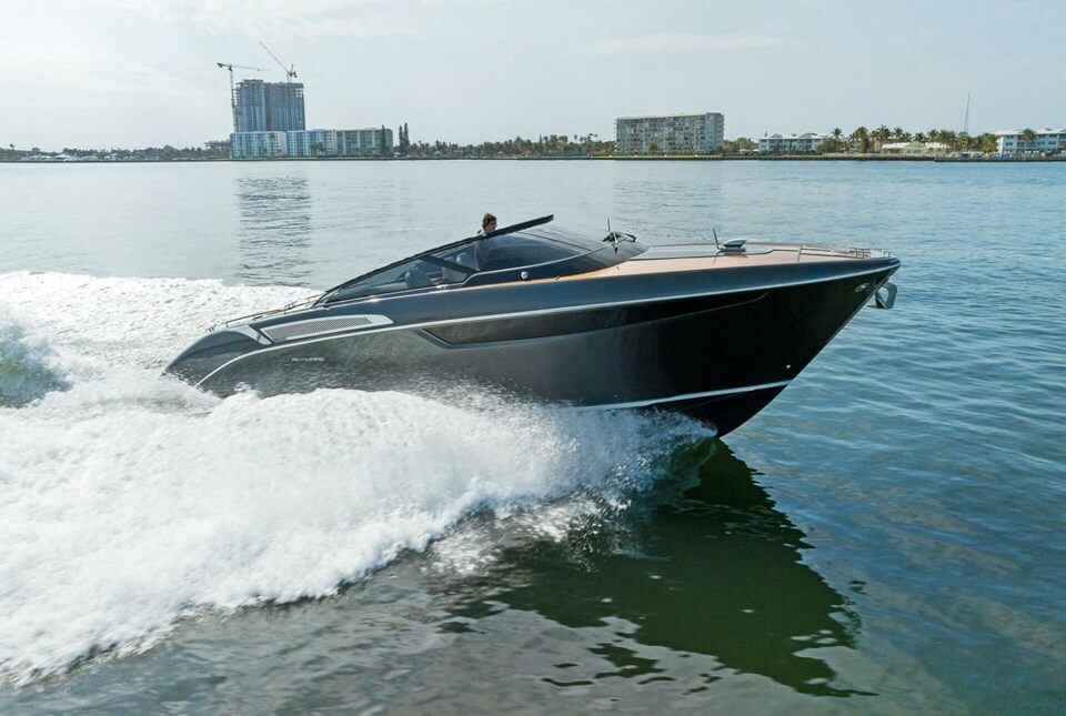 33' Riva 2017 Yacht in Fort Lauderdale | Aspire Yacht Sale