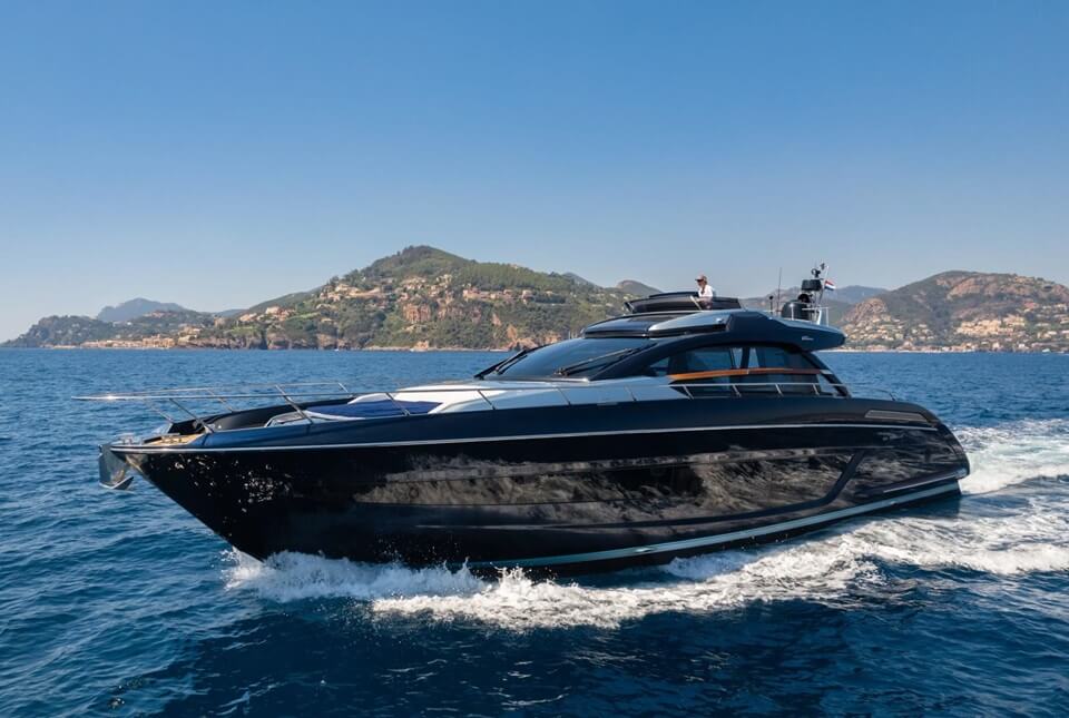 33' Riva 2019 Yacht in Fort Lauderdale | Aspire Yacht Sale